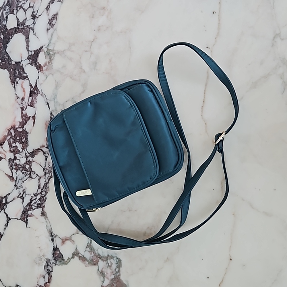 GFORCE Slim Travel Handbag